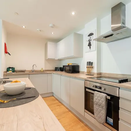 Apartment 2-bedroom 2 Bath In Centre Close To Attractions Leeds (West Yorkshire)