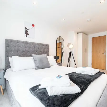 2-bedroom 2 Bath In Centre Close To Attractions Apartment *