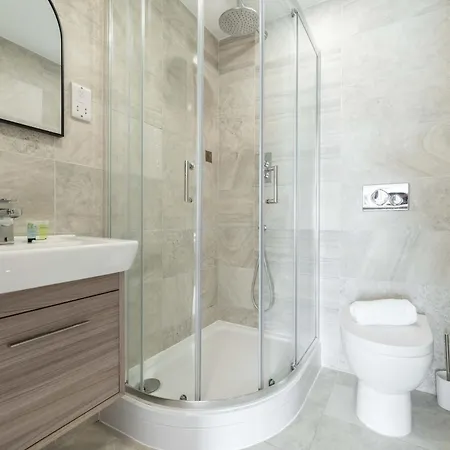 Apartment 2-bedroom 2 Bath In Centre Close To Attractions