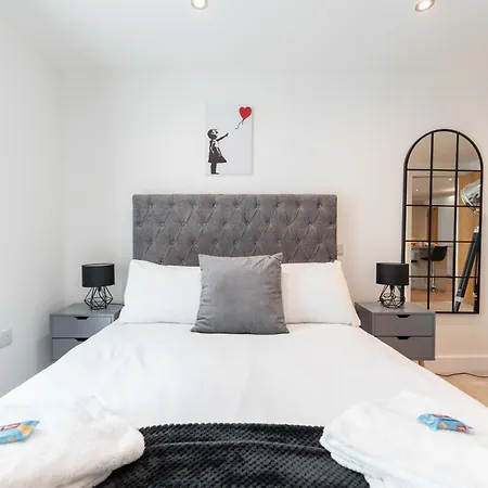 2-bedroom 2 Bath In Centre Close To Attractions Apartment